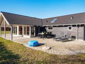 Five-Bedroom Holiday home in Ebeltoft 2, Ebeltoft